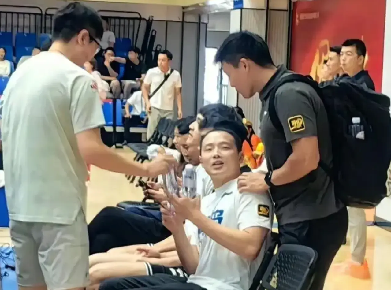 现在王奕博