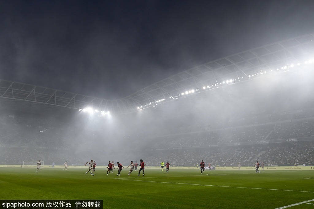 波尔图, 而尼斯的球