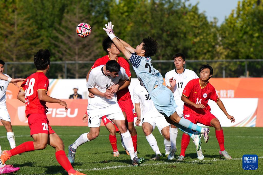 主教大学男, 连体育中心