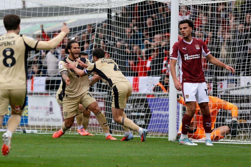 OGQtG, 城外租前锋, 势扳平比分